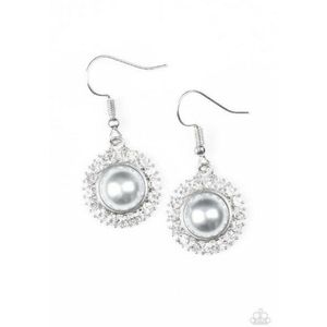 paparazzi Jewelry - Take a vow white earrings paparazzi Jewelry - Take a vow white earrings